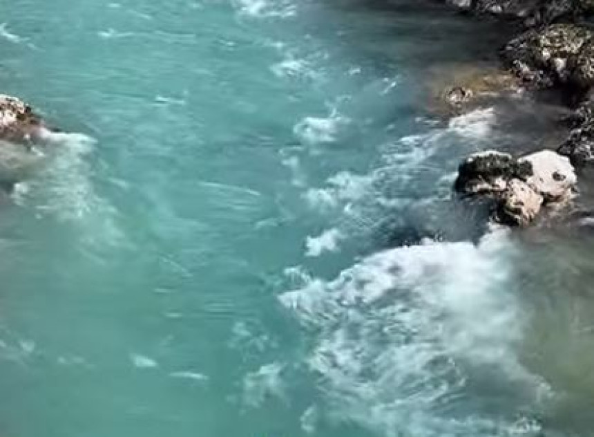 Poginuo muškarac, prevrnuo se čamac na raftingu na Neretvi