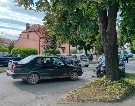 Bijeljina: Sudar četiri automobila, ima povrijeđenih (FOTO)