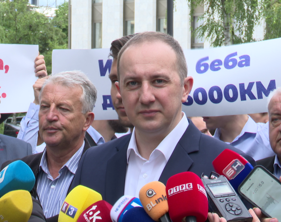 SNSD pokušava da kupi izbore novim zaduživanjem