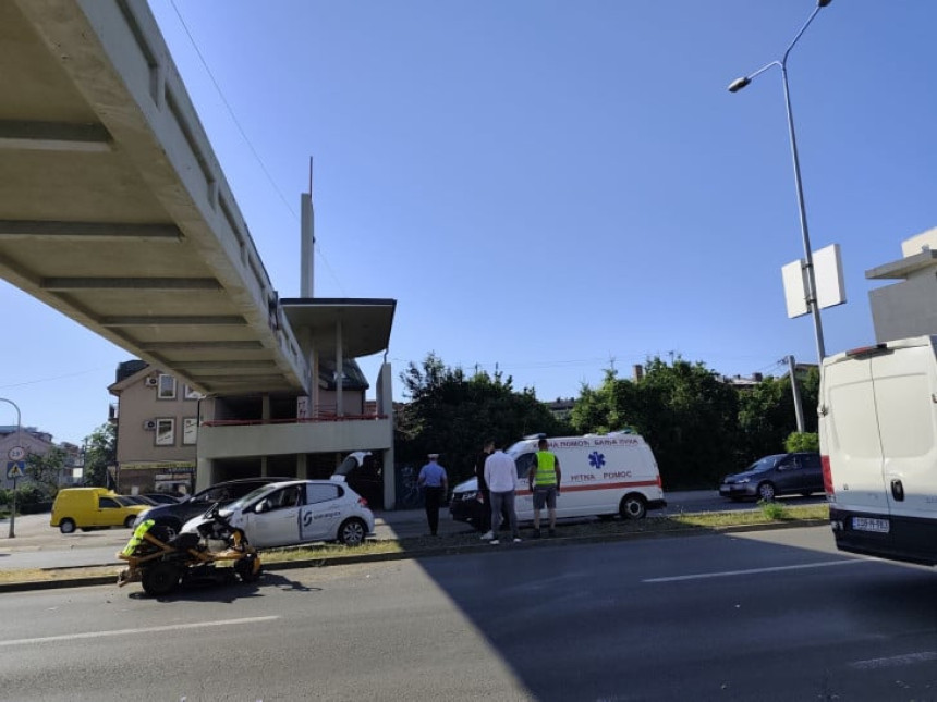Sudar automobila i kosilice na tranzitu u Banjaluci