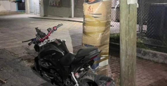 Traži se "Betmen" - vezuje lopove za bandere (VIDEO)