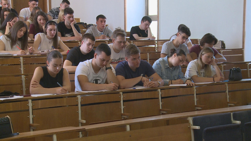 Nema interesa mladih da studiraju ili odlaze van Srpske