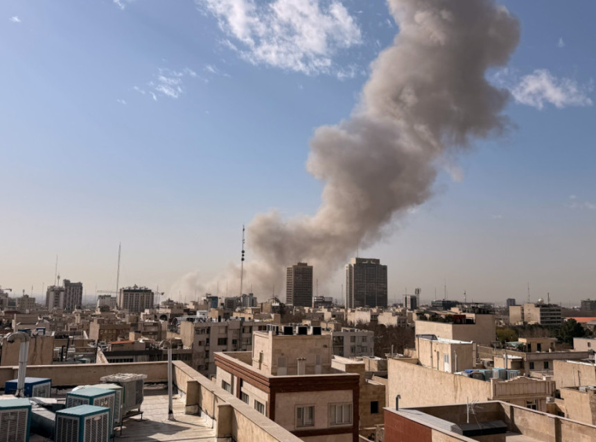 Tramp zaprijetio da će SAD večeras ponovo napasti Iran