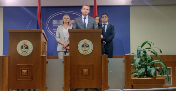Miniću, kumove ostavite za raspored sjedenja na svadbi