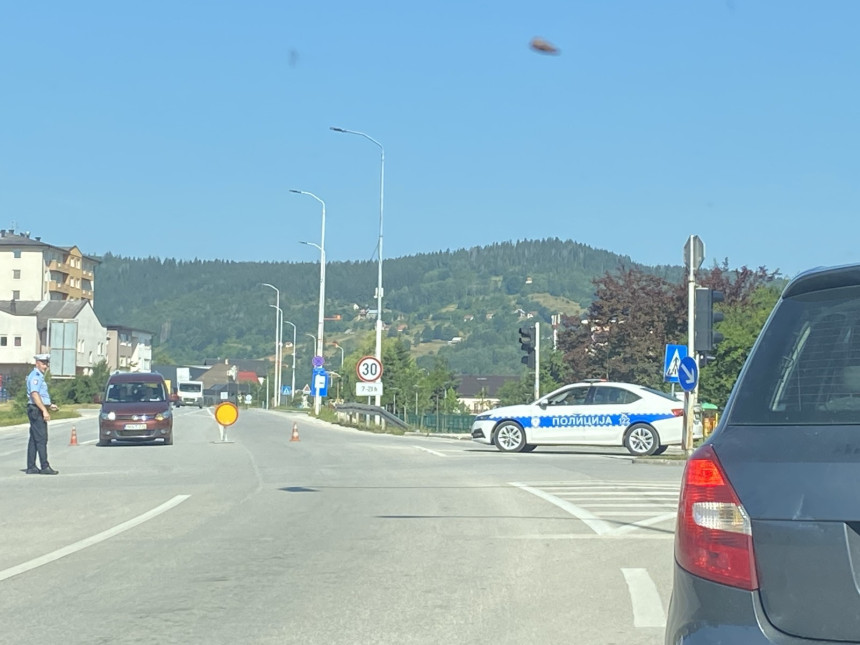 Појачано присуство полиције на Палама, легитимишу возаче