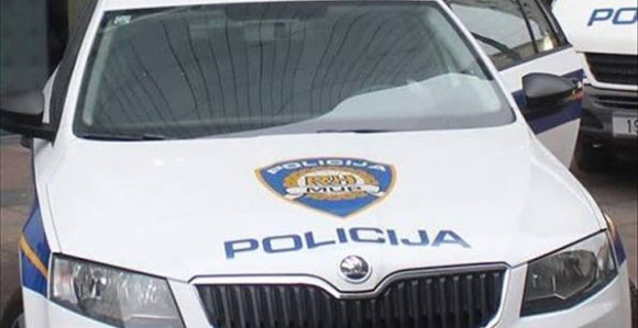Pri ulasku u BiH kod državljanina SAD nađeno 50.000 $