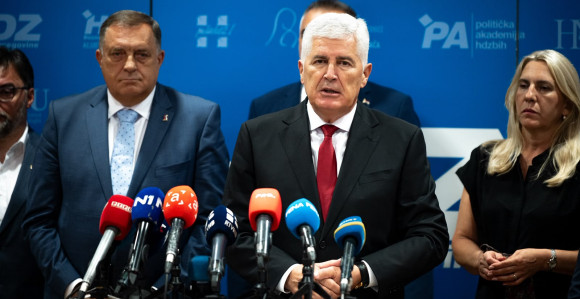 Da li je SNSD prodao ili izdao? Sjedište suda u Sarajevu?