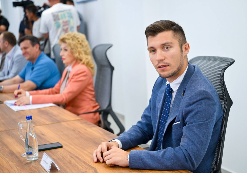 Кресојевић: Да ли је премијер поново обмануо народ?