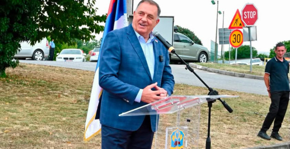 Gospodar praznih sela: Mit o vođi i stvarnost koja odlazi