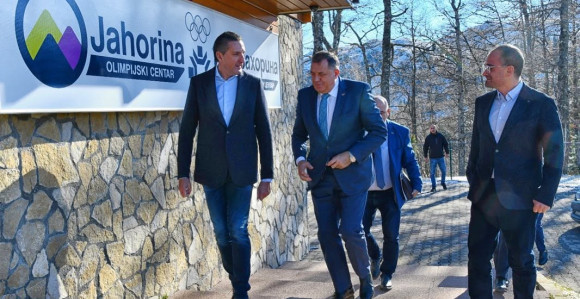Elek - od nekretnina u zgradi sa Dodikom u BG do izbacivanja iz SNSD
