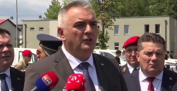 Narod će vraćati stotine miliona evra, a Minić krije detalje zaduženja