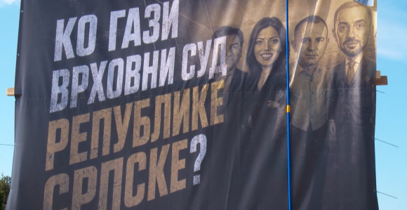 Iako bez saglasnosti vlasnika, bilbord noćas uklonjen?! (video)