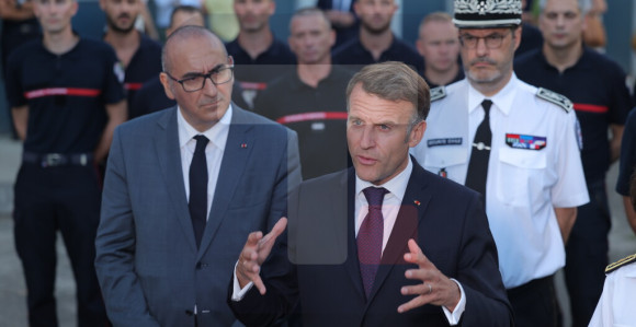 Makron pozvao vatrogasce u Bordou da ne odustanu