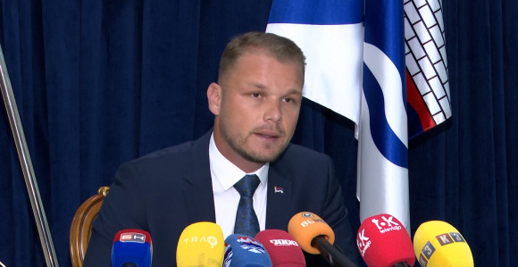 Stanivuković odgovorio Amidžiću: Pobrkao si lončiće