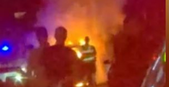 Automobil planuo kod benzinske pumpe, spriječena tragedija