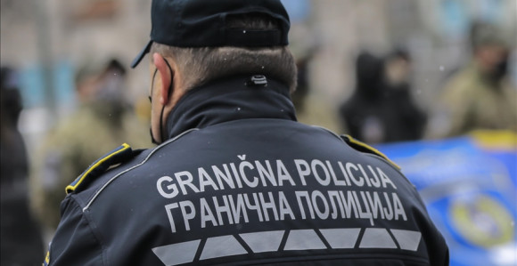 Pripadnik Granične policije lažirao prelaske granice