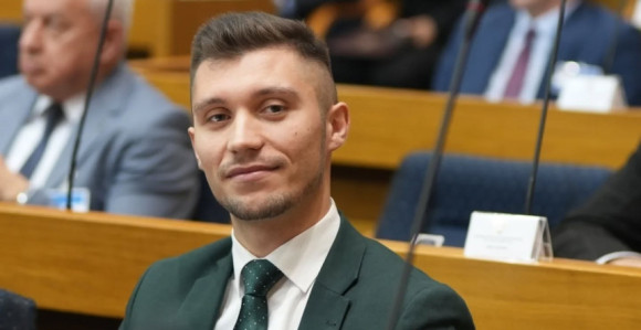 Kresojević najavio simboličnu izložbu - „Izložba palih bandera“
