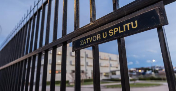 Pronađen mrtav u zatvoru: Djevojke dovodio za prostituciju
