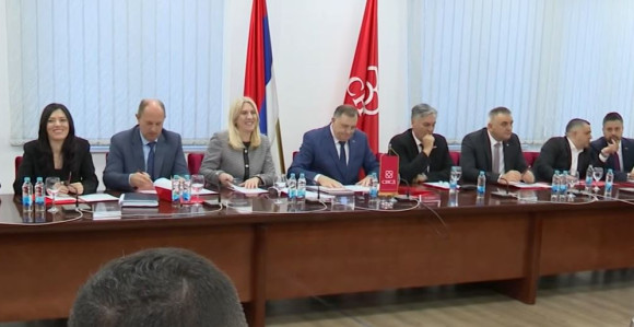 Mandat Cvijanovićeve obilježili sukobi i dizanje tenzija da bi se prikrilo šta su obećali Amerikancima