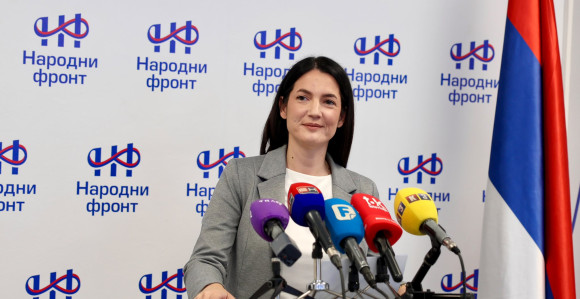 "D" dinastija pokušava da preuzme kontrolu institucija
