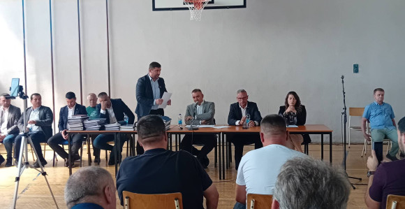 Varnice na sastanku u Glavičicama: Minić napustio skup