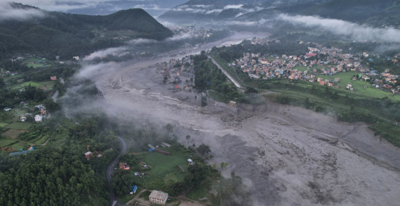 Nepal upozorava na poplave, nestalo do sada 3000 ljudi