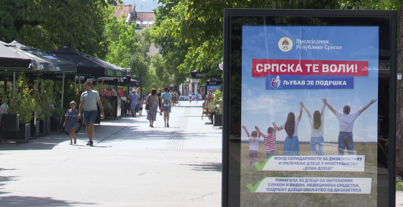 Populizam pred izbore: Vlast promoviše idealnu Srpsku, dok narod odlazi