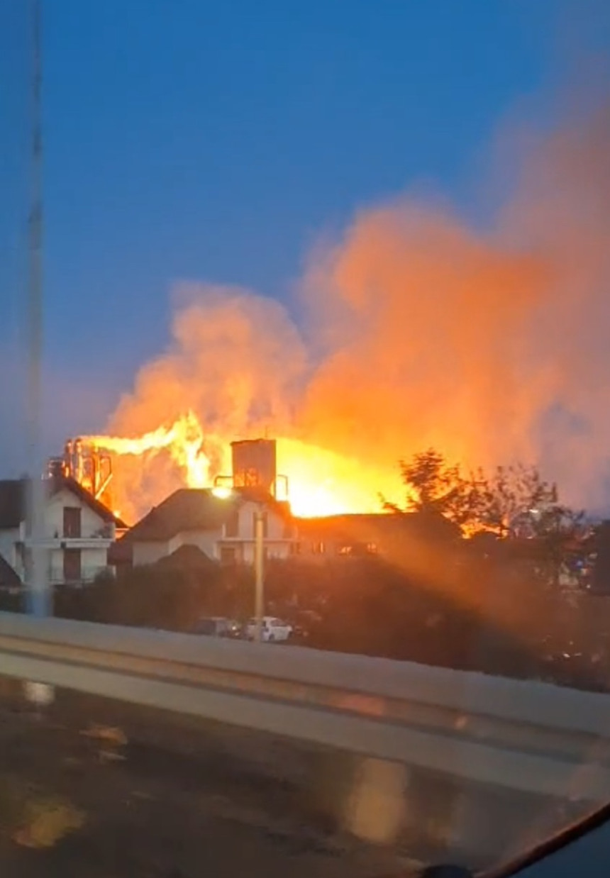 Bijeljina: Veliki požar zahvatio pilanu "Rašević" (VIDEO)