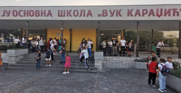 Stiže mito: Škole pozivaju roditelje da dostave račune