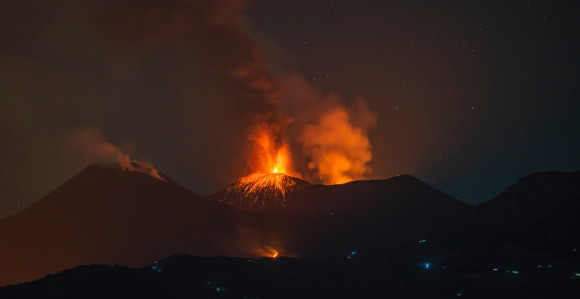 Obustavljeni letovi na aerodromu u Kataniji zbog erupcije vulkana Etna