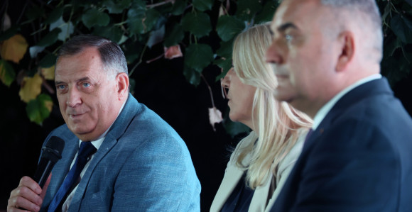 Dodik tvrdi: Banjaluka ne može bez SNSD-a