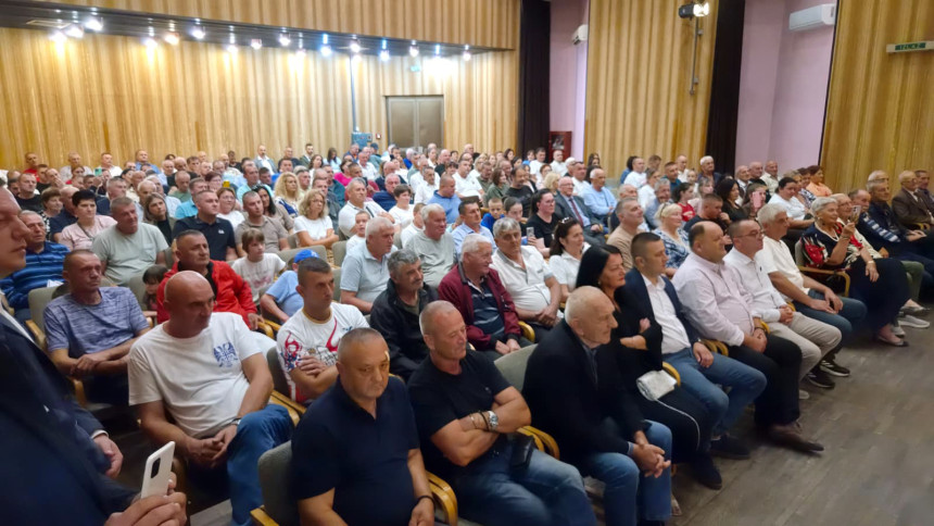 Стевандић пред изборе указао на лоше путеве ка Херцеговини