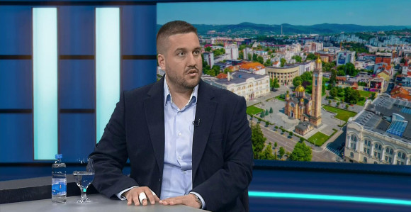 Vlast uzima milione dok narod teško živi i željan je pravde!