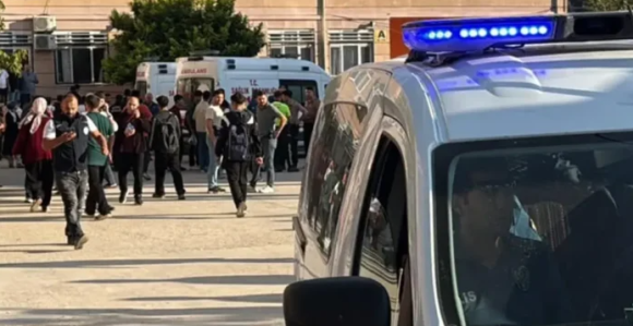 Турска: У пуцњави испред школе осам особа повријеђено