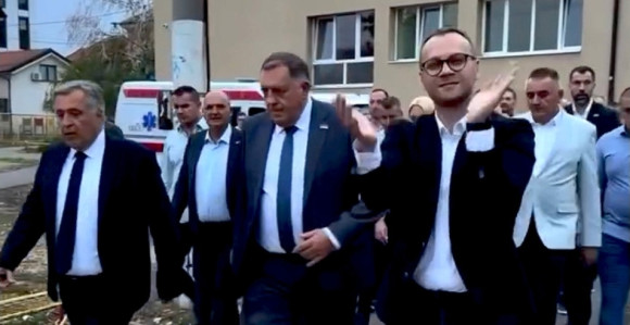 RASKOL U BIJELJINSKOM SNSD-u: Verbalni rat u prostorijama stranke trajao do ponoći, pominjalo se i pozivanje policije