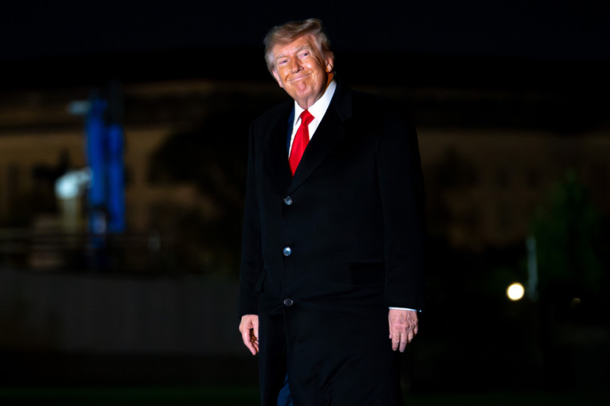 Жели да преименује Атлантски или Тихи океан у Трампов океан