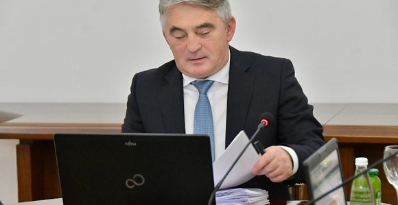 Komšić odobrio 12.636 KM za lift u zgradi u kojoj živi