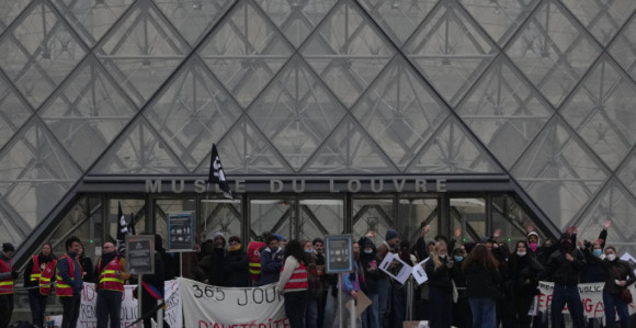 Demonstranti blokirali Luvr, muzej zatvoren zbog protesta