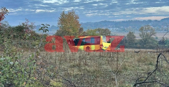 Jedanaest osoba povrijeđeno pri slijetanju autobusa