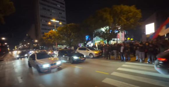 U Banjaluci poruke: MILE, LOPOVE, TI SI SLEDEĆI (video)