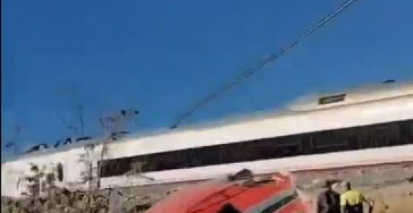 Stravičan sudar dva brza voza, poginulo najmanje 46 ljudi