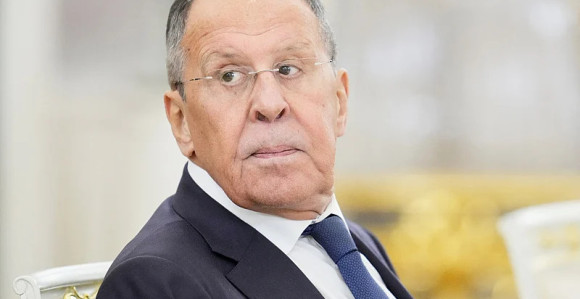 Лавров путовао више од 20 сати, заобилазио многе државе