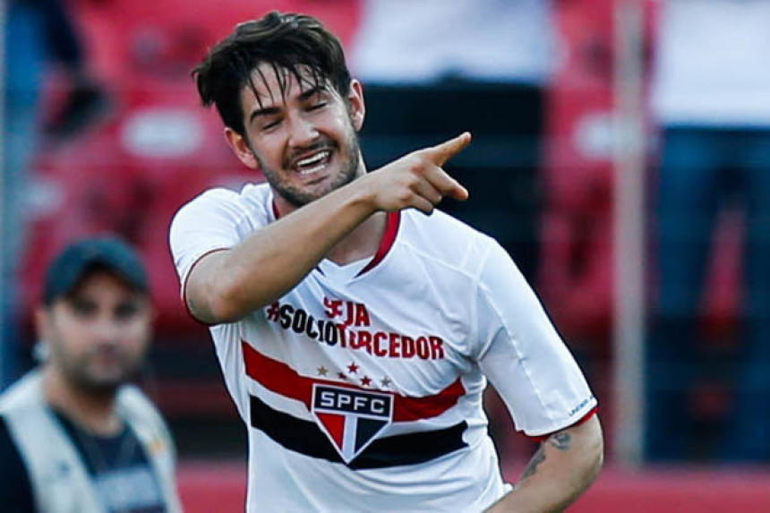 Пато пред Челсијем, али - Ливерпул га краде?!