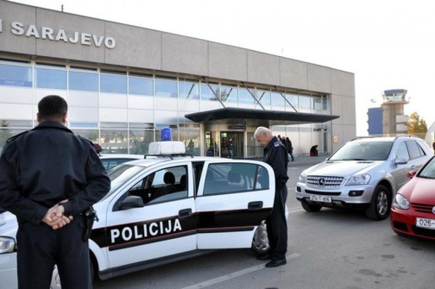 Ženi zabranio da radi, pa krenuo u Siriju