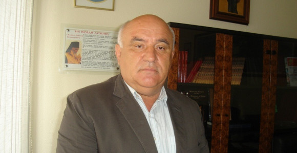 Радници добили плате, функционери на чекању