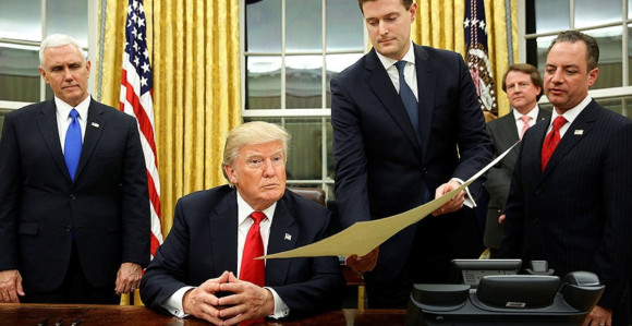 Prvi Trampov potez u Bijeloj kući