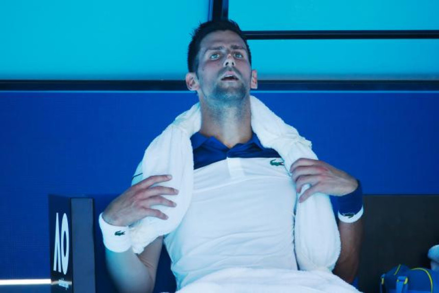 AO: Tili popustio? Federer "ustupio" Novaku termin!