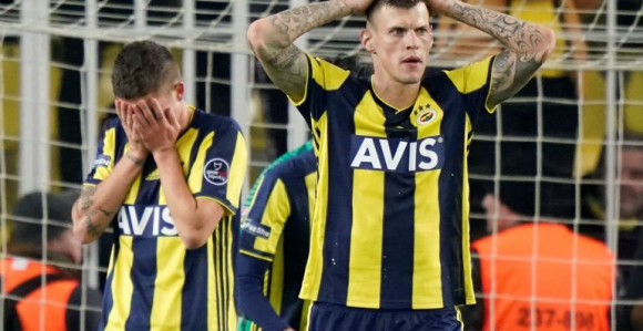 TUR: Kakvi nesrećnici igraju u Feneru!
