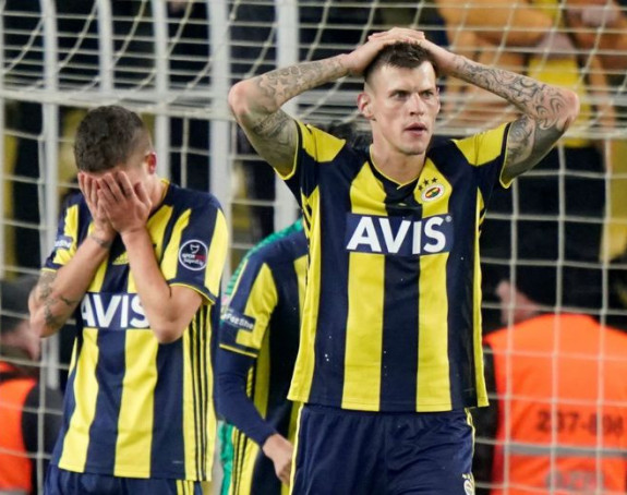 TUR: Kakvi nesrećnici igraju u Feneru!