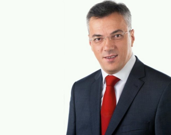 Dva “papka” privremeno spasila Dodika